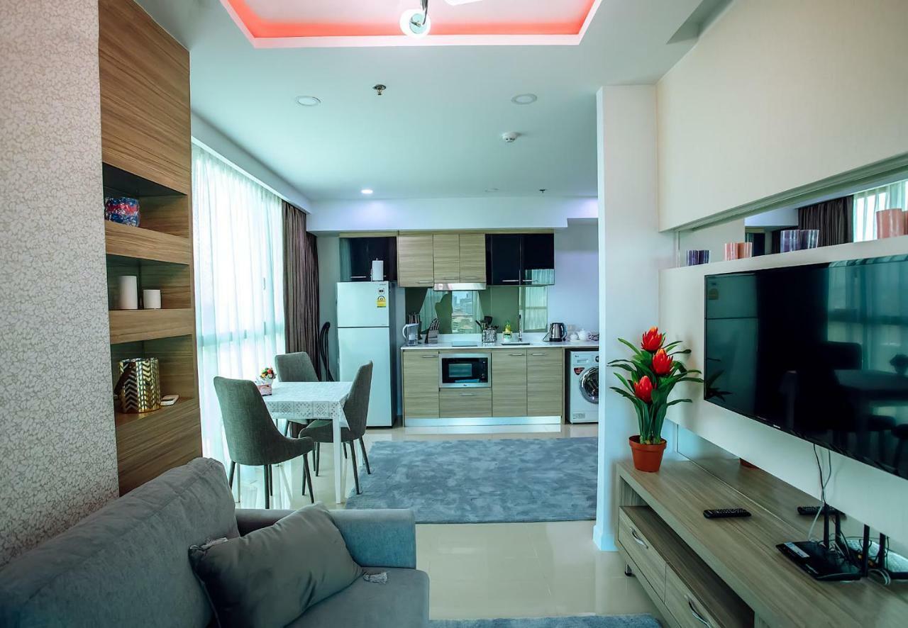 Dusit Grand Condo View Praia de Jomtien Exterior foto